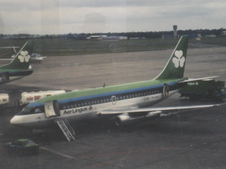 an old picture of the airplane's propellor and propellers