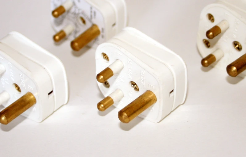 the two sockets and the wire from which the wires are laid