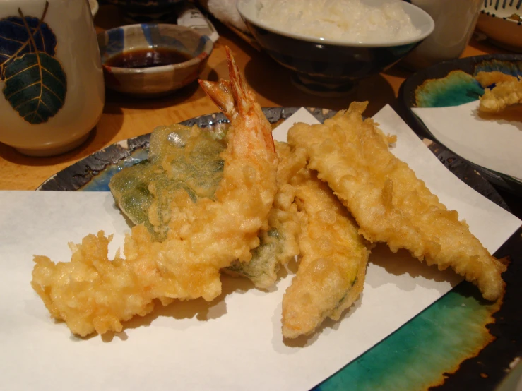 a plate with some type of food on it