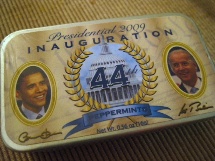 a close up of a magnet with the obama presidential commemorative