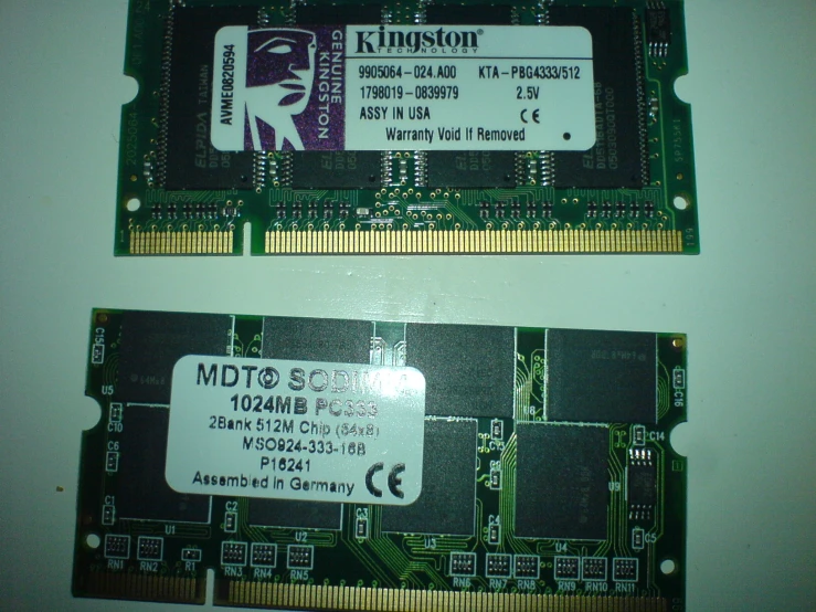 two ram cards, one with the same color chip
