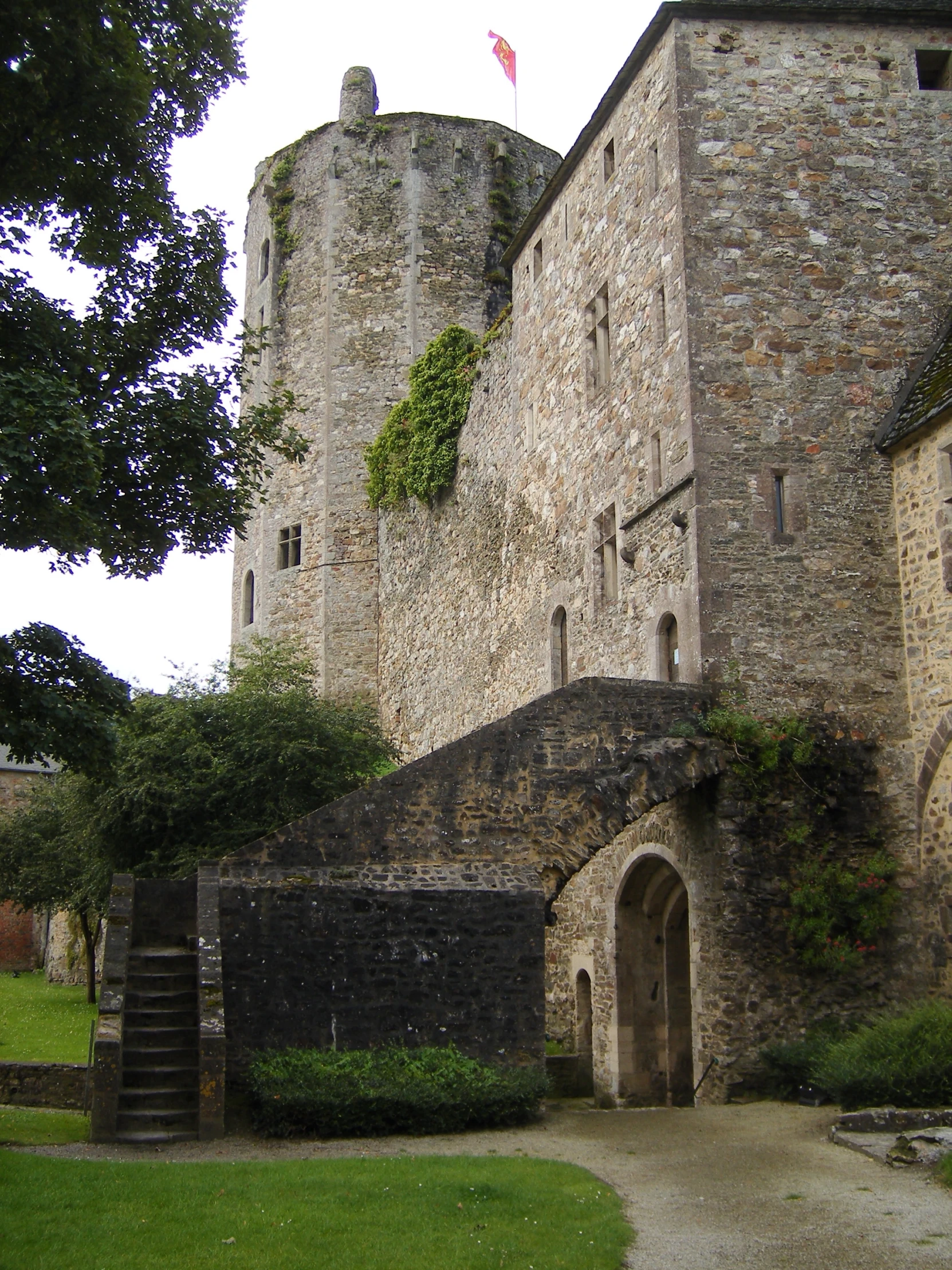 a castle like building with stone work on it