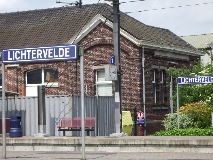 a large sign that reads lahttervelde is above the entrance
