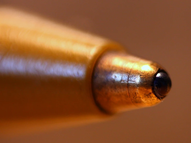 closeup of the top of a wooden dowk