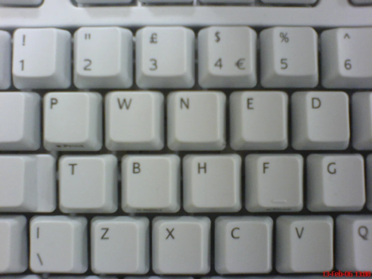 this keyboard has white keys that are standard