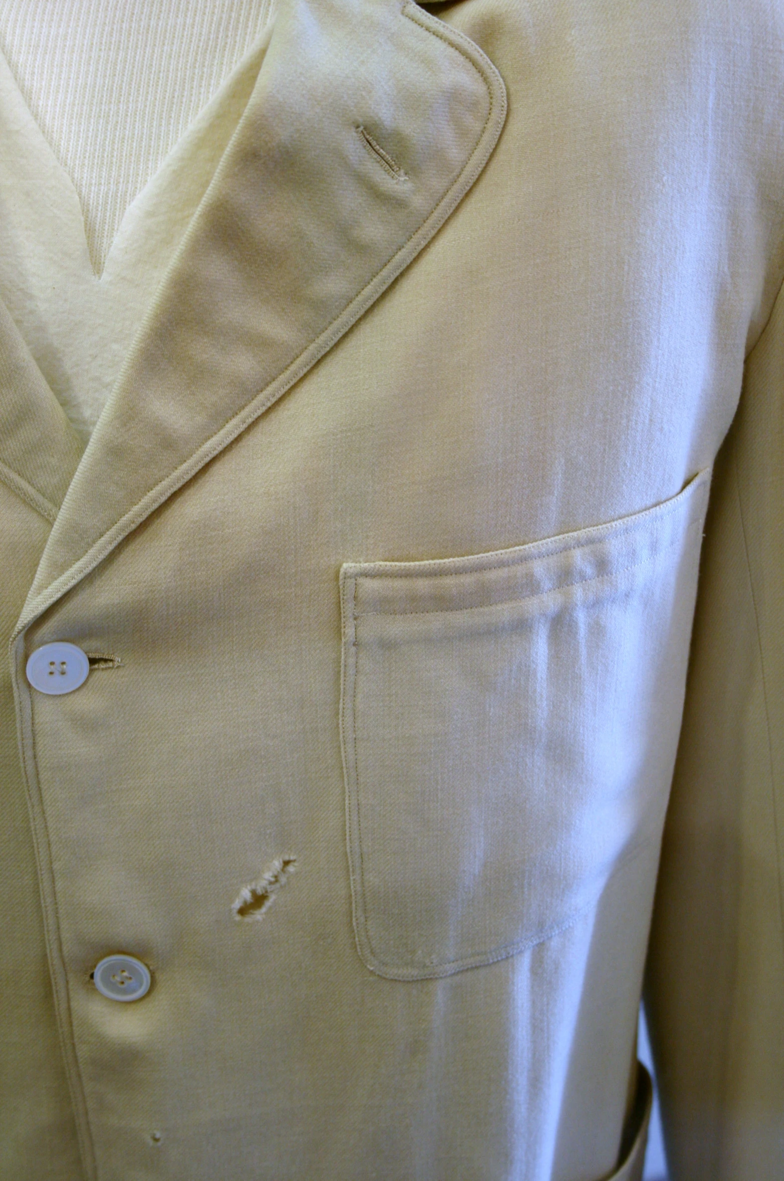 a close up view of a shirt collar