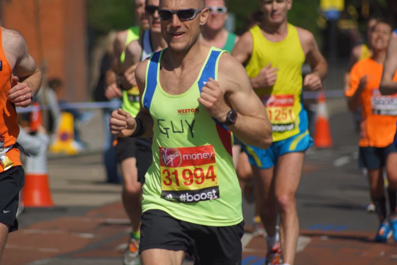 there are many men running in this marathon