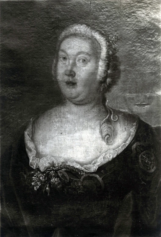 portrait of a woman wearing a white hair wig