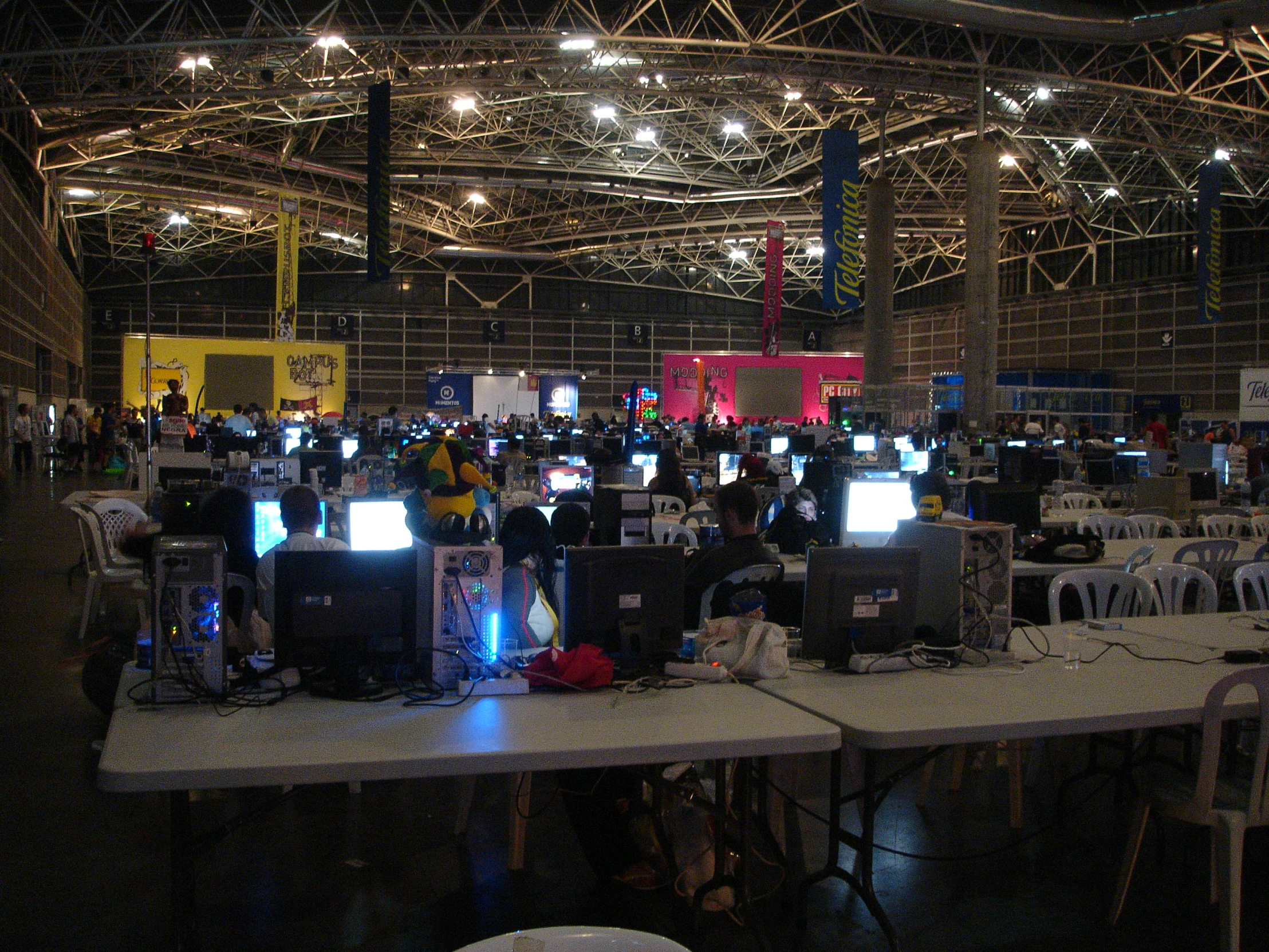 a big room full of computers all on desks