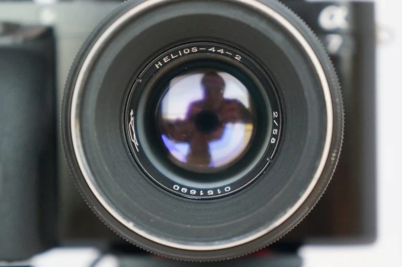 a close up view of the lens on an analog camera