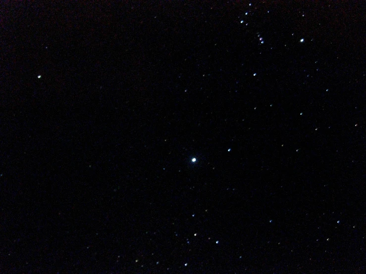 an image of a star filled sky that is out in the night