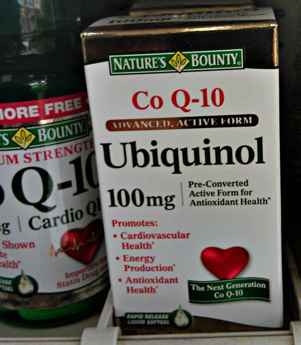 the label for a bottle of ubiquinol with heart and 