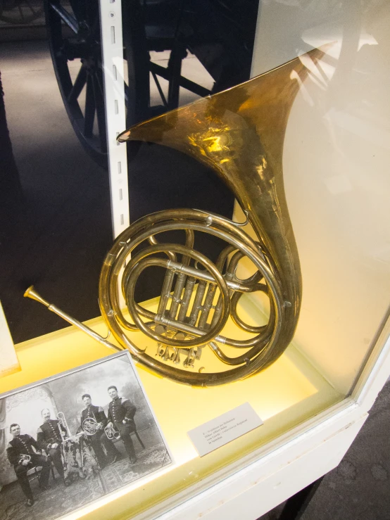 the old ss trumpet is still in its case