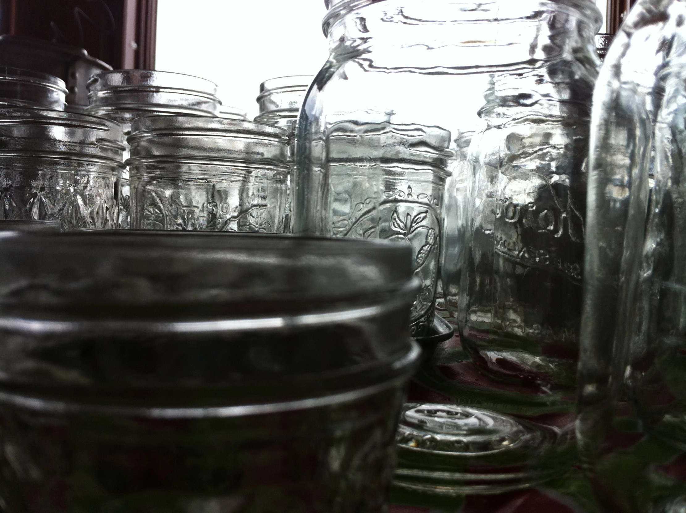 large size mason jars and glasses with lids and lids