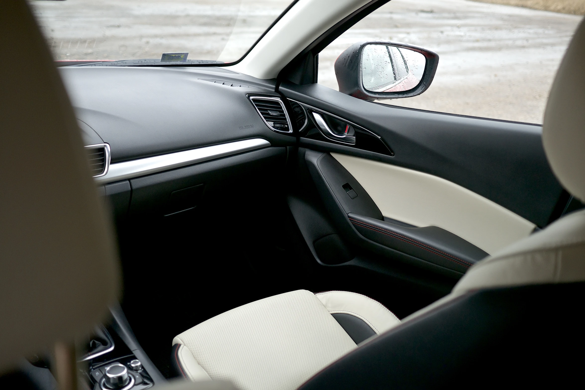 the passenger side and center mirrors of a car