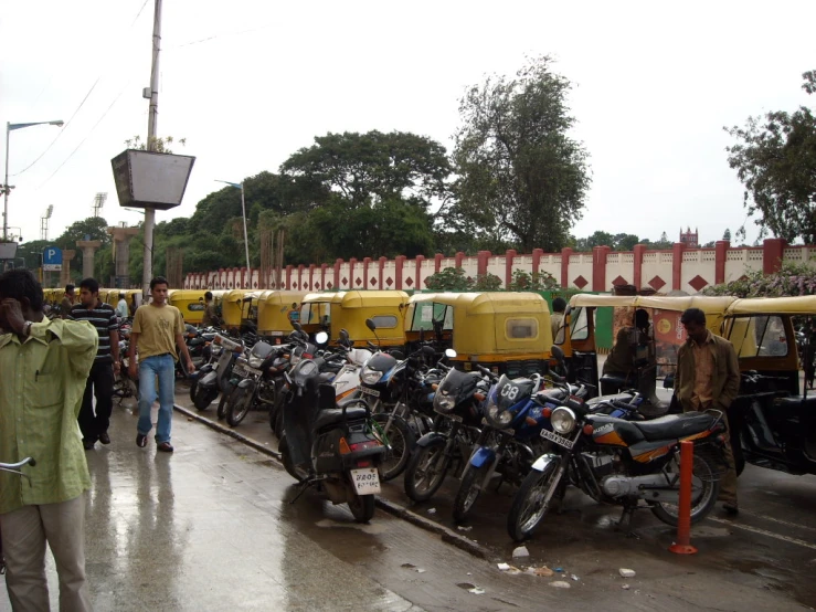 there are many motorcycles and motorcycles on the street