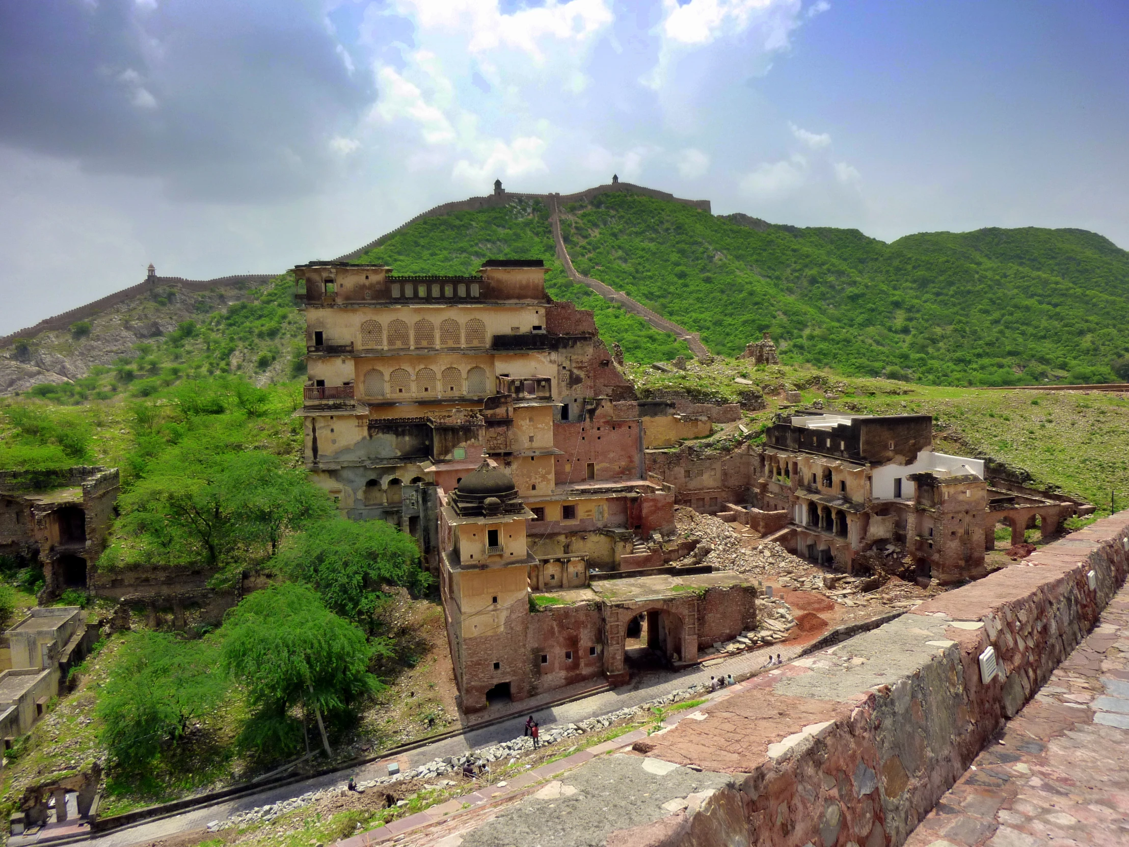 this is an old city in the mountain