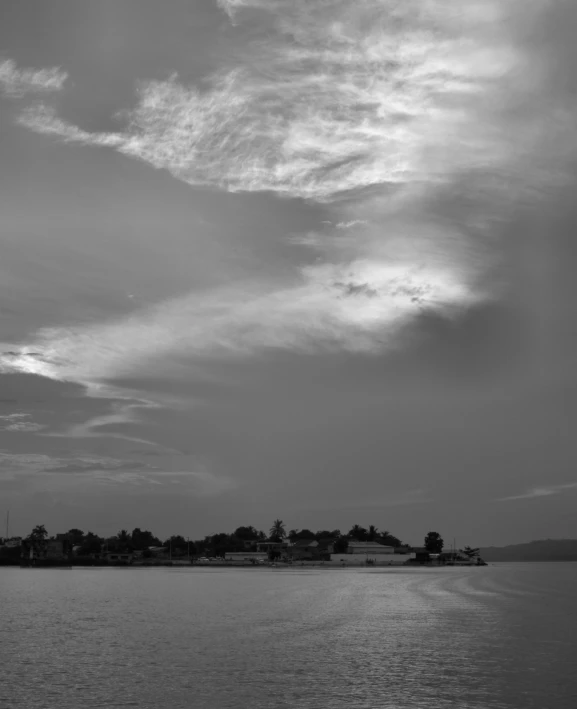 an image of the sky in black and white