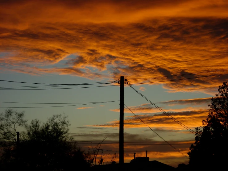 a beautiful sunset, lit by the sun's setting