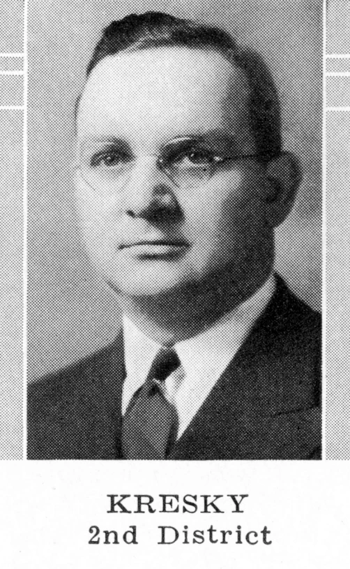 a picture of a young man with glasses