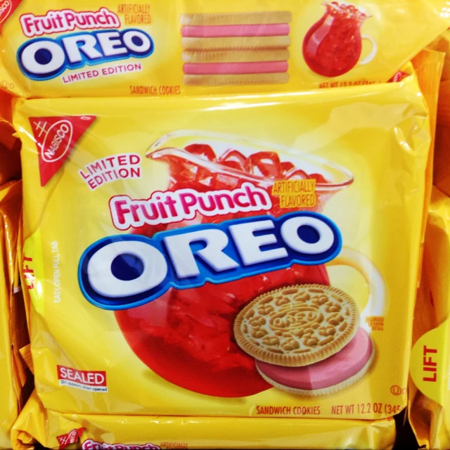 a packaged bag of oreo cereals in the store