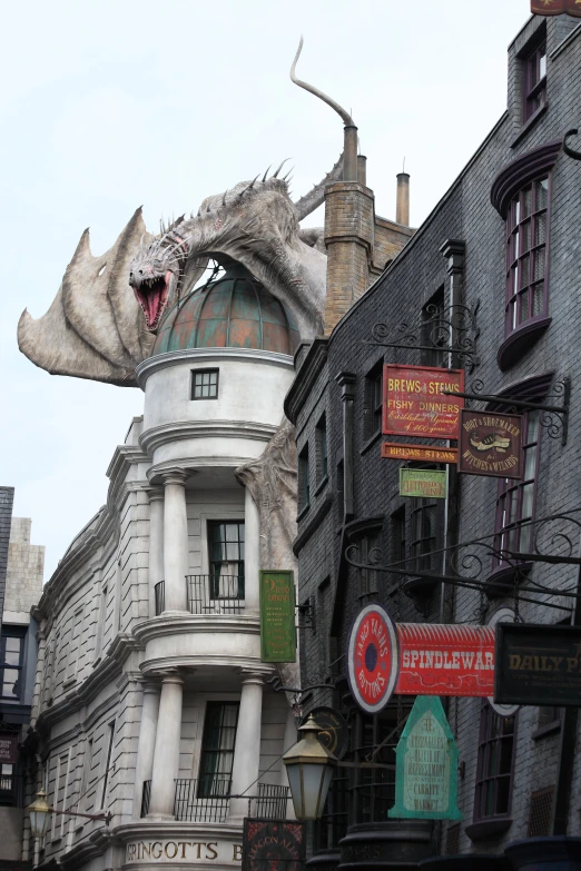 there are many buildings with a dragon decoration on it