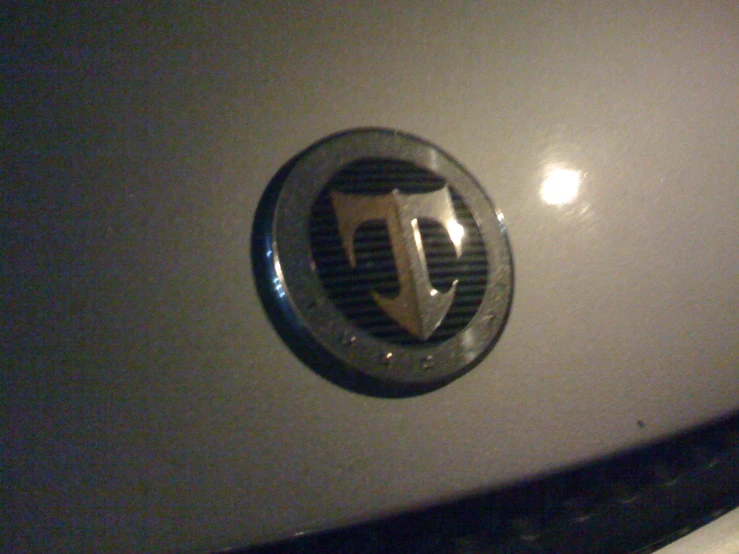 an emblem is in a car's front window