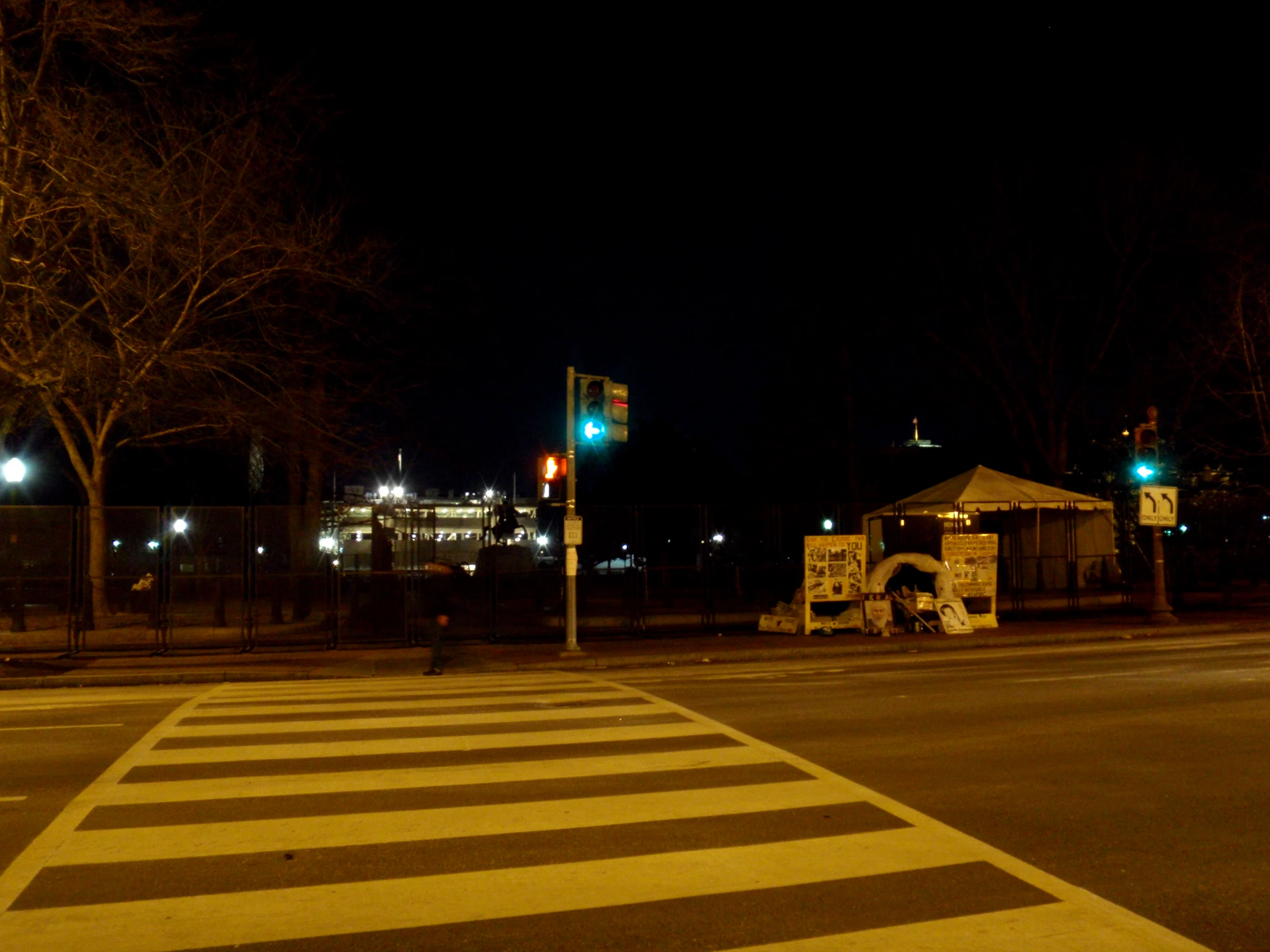 there is a traffic light on a pole