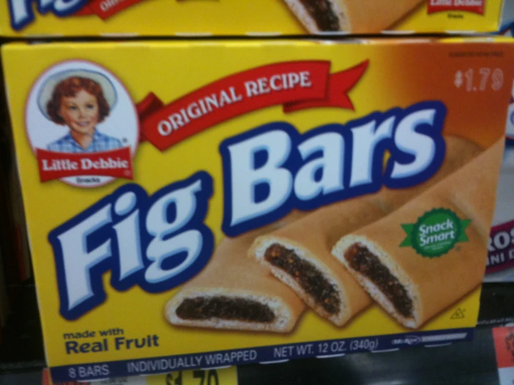 the back side of two boxes of fig bars