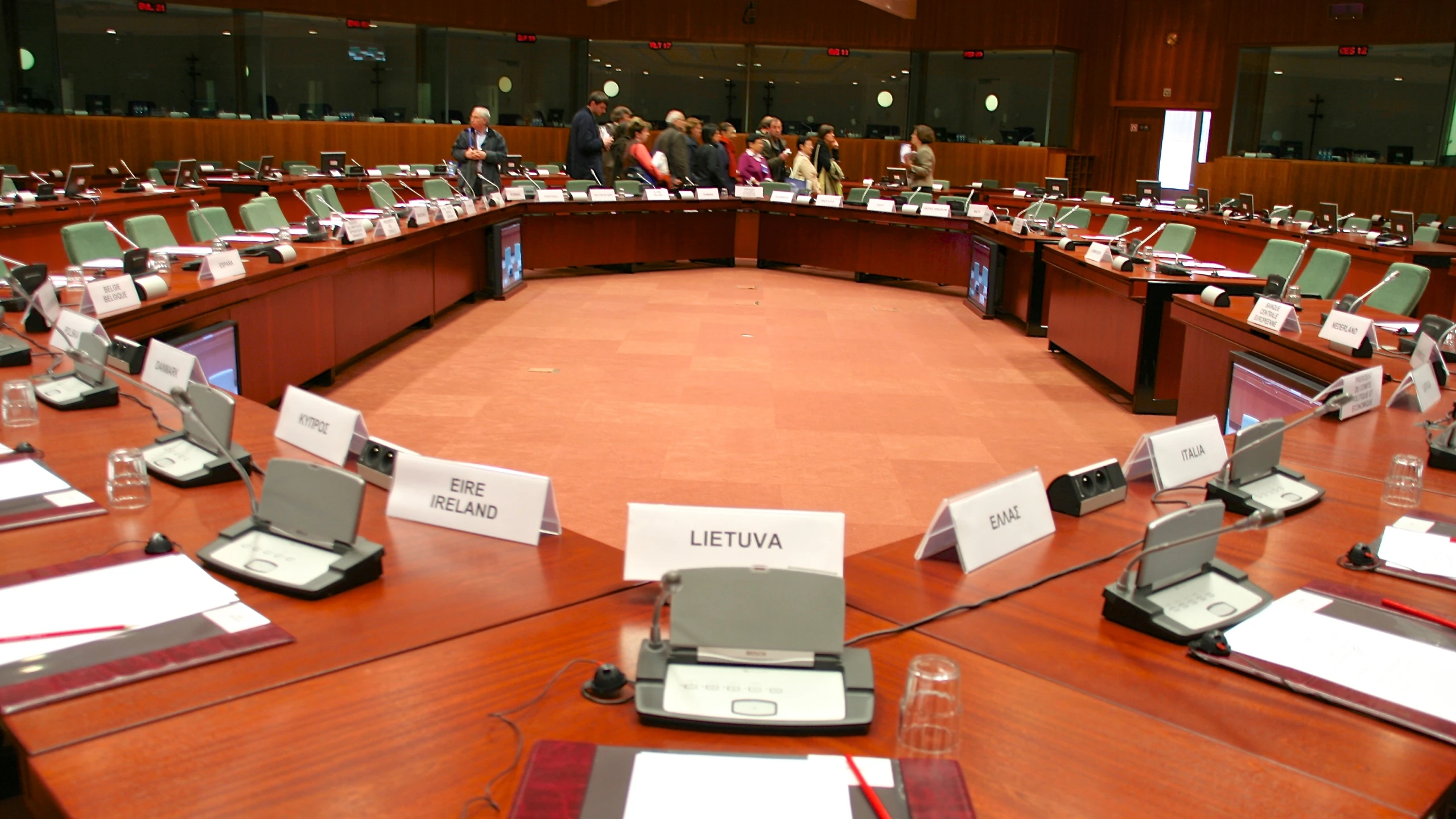 a large conference room with a bunch of tables