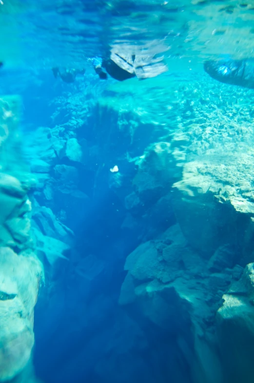 an underwater s shows the rocks and stones that make up part of an aquarium