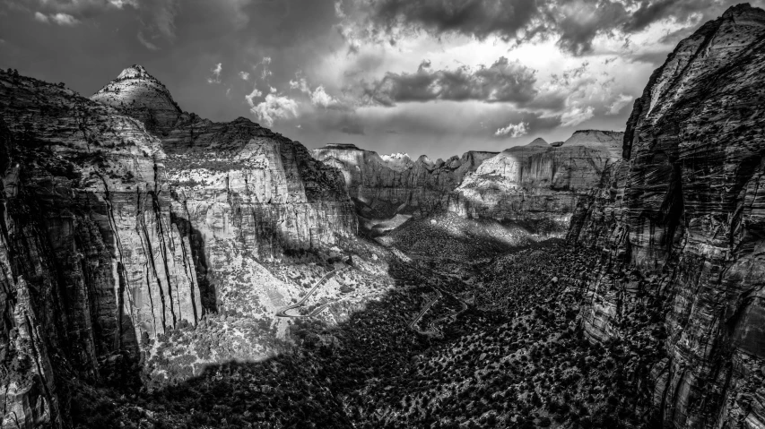 the grand canyons are surrounded by high rocks