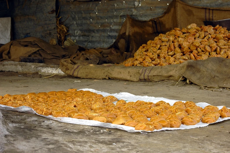 some kind of food that is on the ground