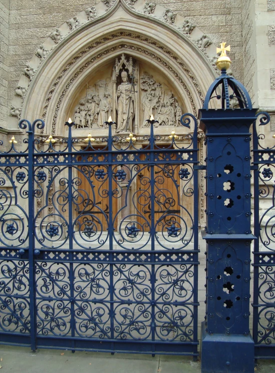 this po is very interesting, and shows the ornate ironwork on the gate