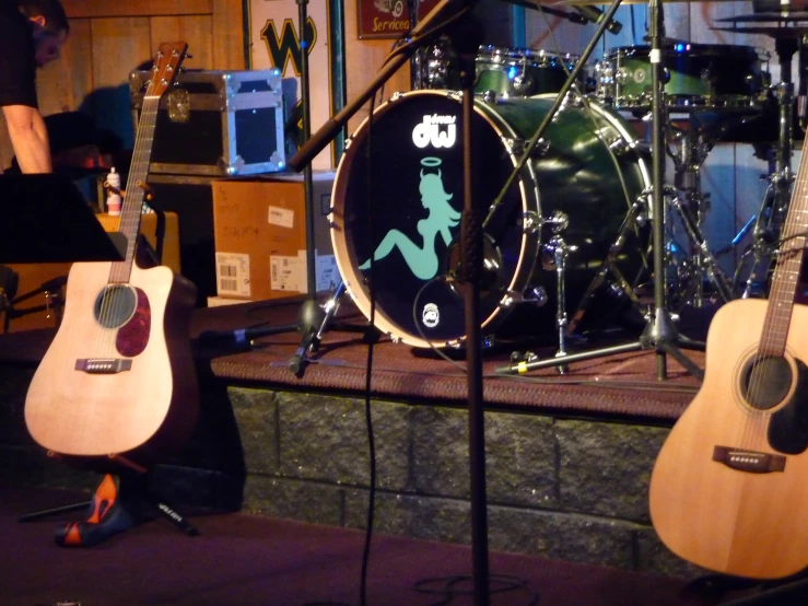 some musical instruments sitting on top of a stage