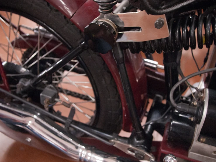 a close up view of the gears on a bicycle