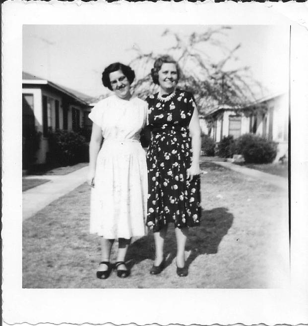 an old black and white po shows two women