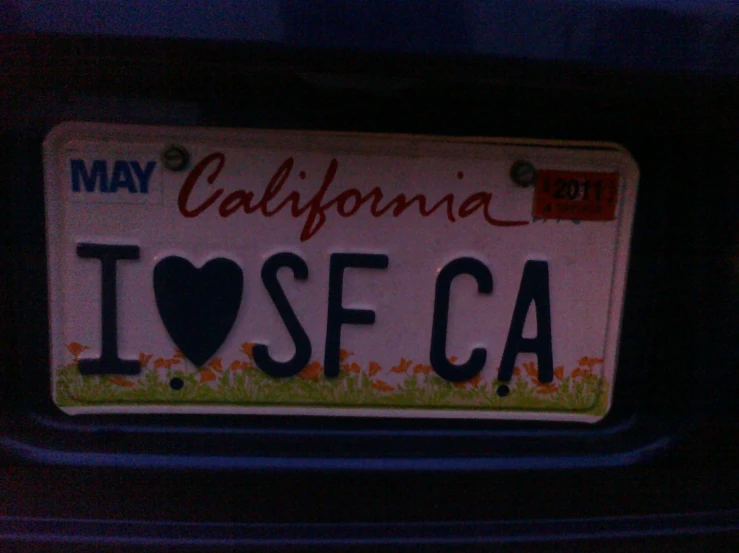 a car plate that says i love me california