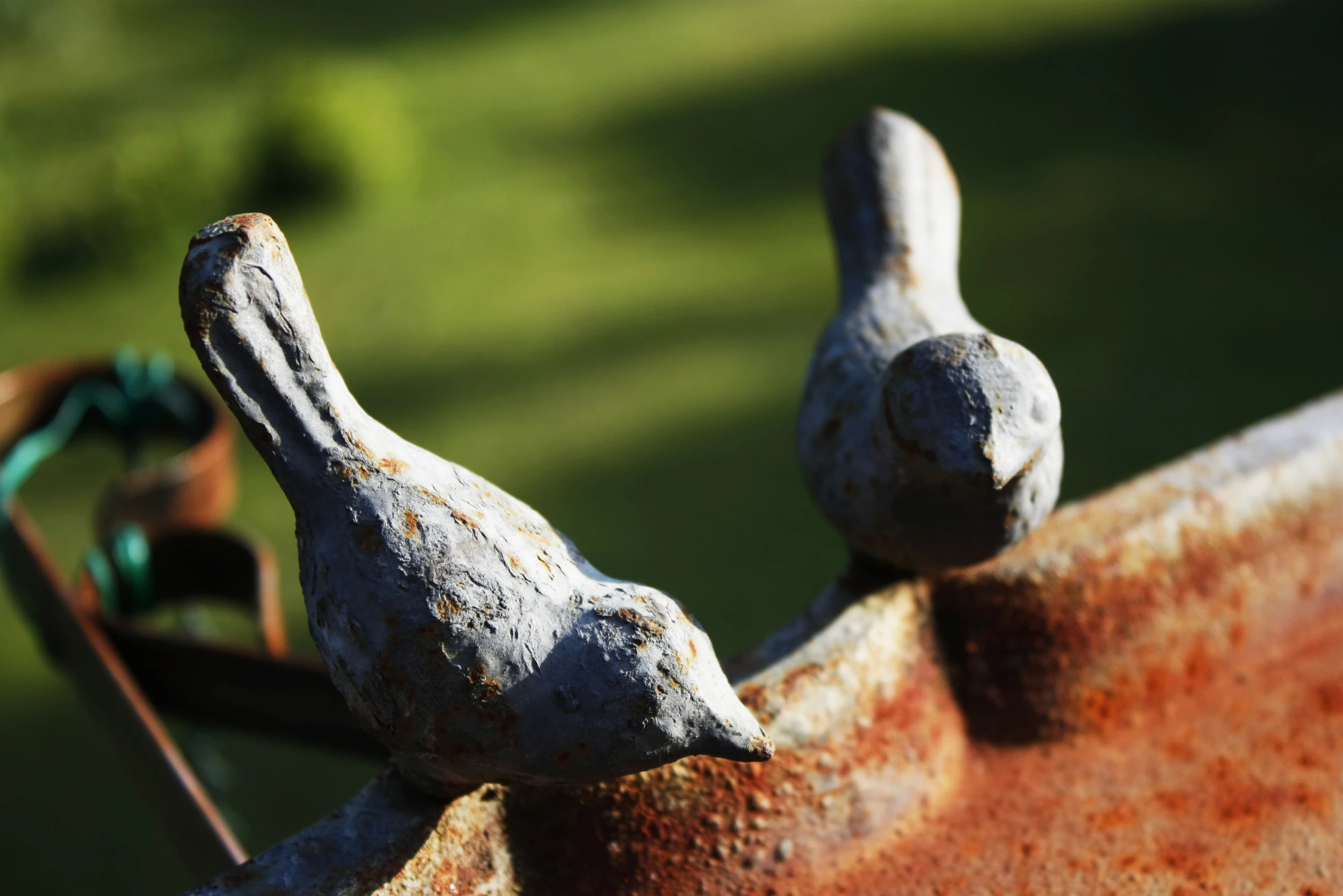 some metal objects are lying in the dirt