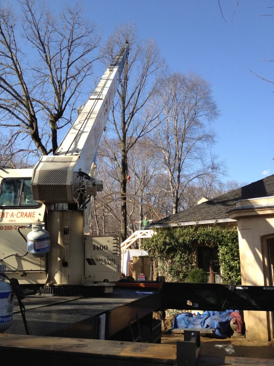 the cherry picker is ready to be cut into some trees