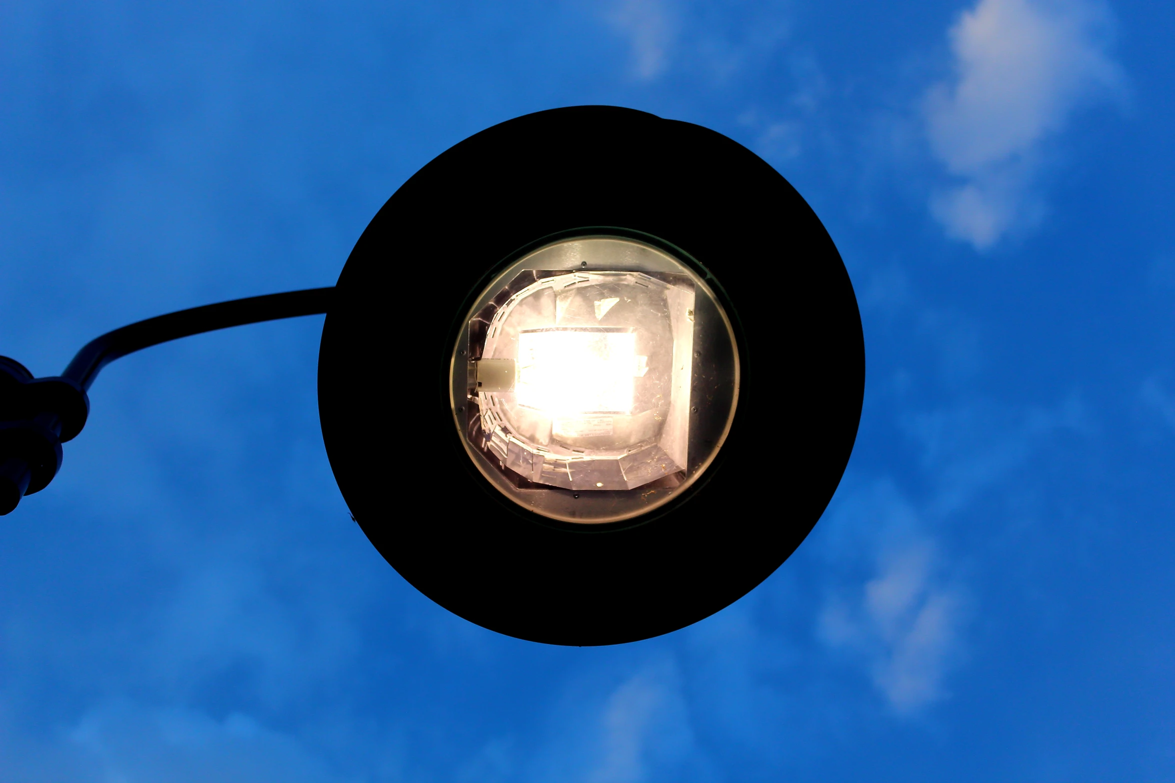 an image of a street light that is very bright