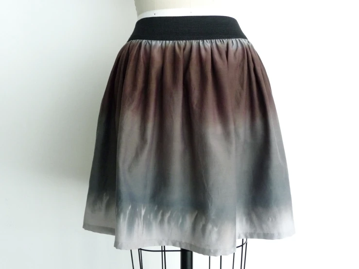 a skirt that is sitting on a mannequin