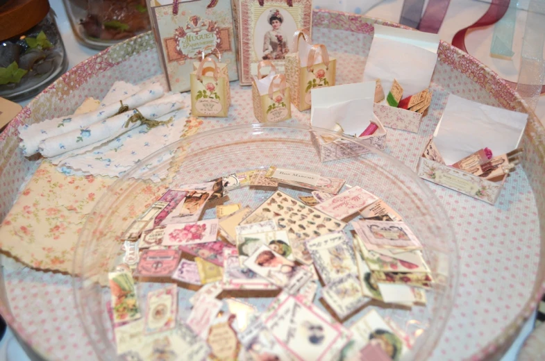 some very pretty decorative objects on top of a table