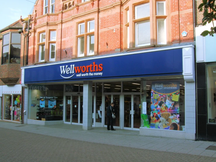 a large building is shown with many windows