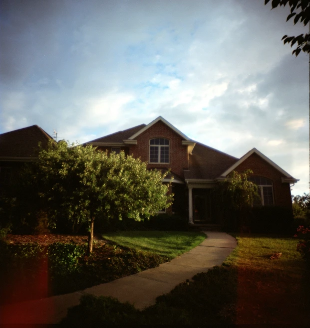 an image of a house in the evening