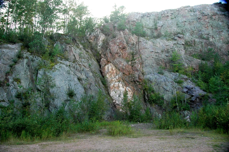 an image of a mountain side that is very steep