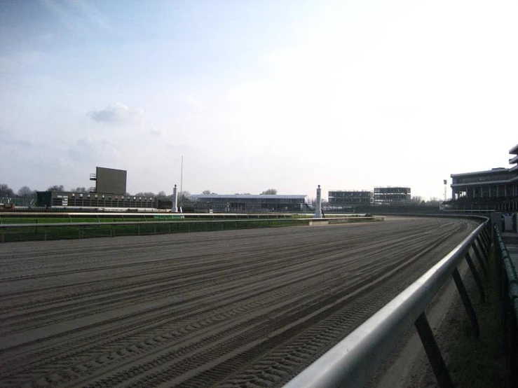 the track for the kentucky international horse race