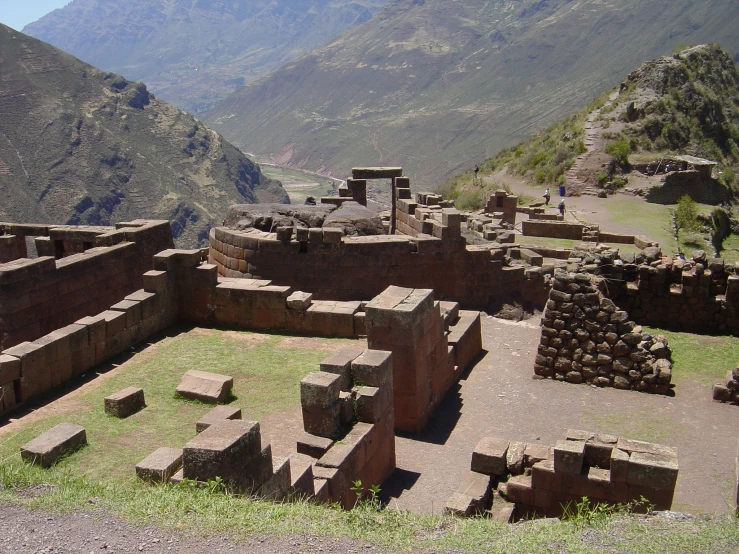 the ruins at machu are a bit narrow and dusty