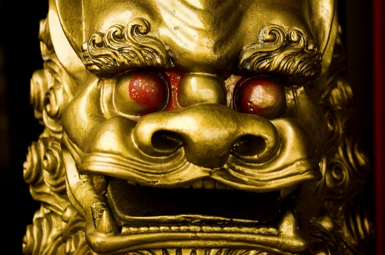 the golden head has eyes, an evil look