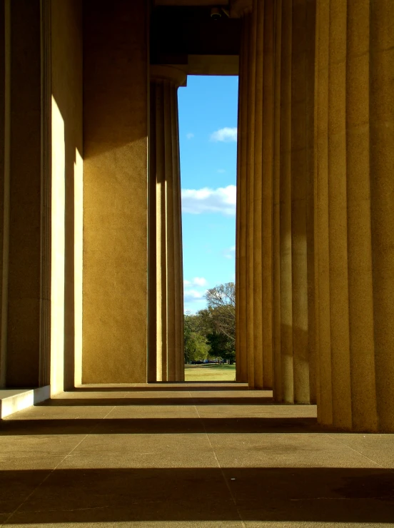 the columns of the building are lined up